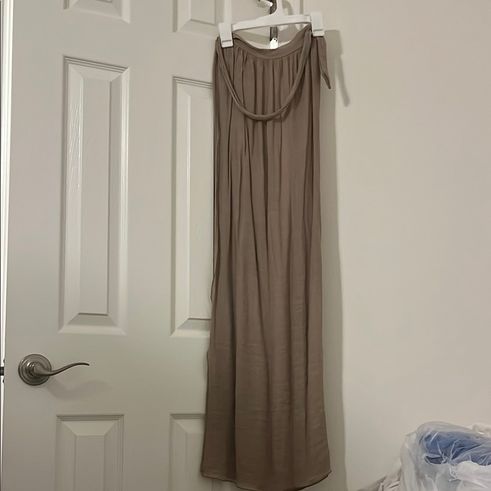 Elegant Tan Women's Skirt